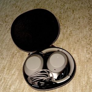 Sony Noise Cancelling Headphones WH1000XM2: Over Ear Wireless Bluetooth - Gold